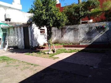 CASA 3 AMB. CON LOCAL *NUEVO VALOR*
