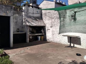 CASA 3 AMB. CON LOCAL *NUEVO VALOR*