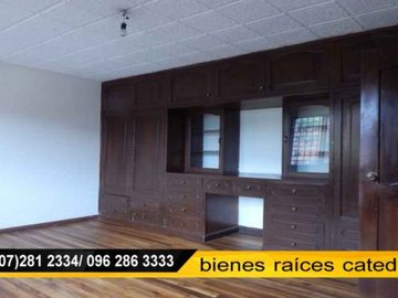 Casa de venta en 10 de agosto - 27 de febrero – código:16769