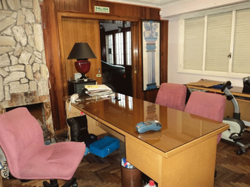 Departamento en Venta en Flores 5 ambientes 2 baños 2 toilettes 168 m2 + cochera – Bacacay 230