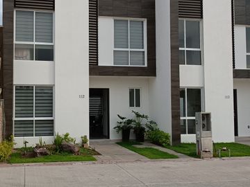 Casa Nueva en Venta, Villas de Bernalejo, Irapuato, Gto.