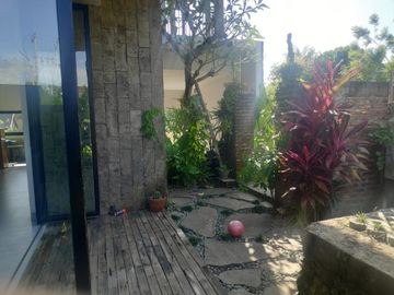 VILLA TERBAIK DI UBUD BALI AKSES JALAN LEBAR DEKAT PUSAT CENTRAL UBUD