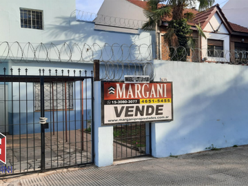 Casa 3 AMB c/ E. Vehiculo- s/ Lote 164m2-EXCELENTE UBICACION