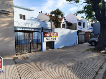 Casa 3 AMB c/ E. Vehiculo- s/ Lote 164m2-EXCELENTE UBICACION