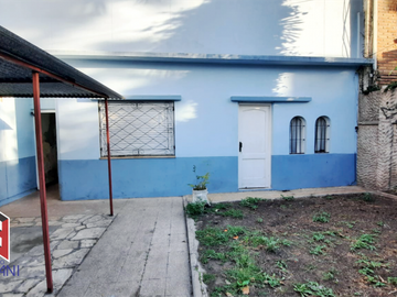 Casa 3 AMB c/ E. Vehiculo- s/ Lote 164m2-EXCELENTE UBICACION