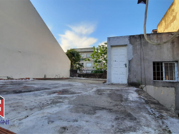 Casa 3 AMB c/ E. Vehiculo- s/ Lote 164m2-EXCELENTE UBICACION