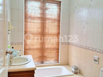 Rumah Kawasan Elite Phg Sapphire Gading Serpong Rapih Apik Mewah