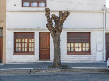 Casa en PH al frente, 3 habitaciones. En venta. Tandil