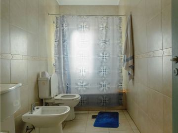 Casa en PH al frente, 3 habitaciones. En venta. Tandil