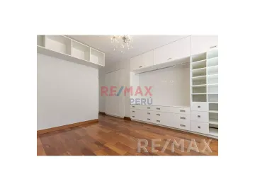 Vendo Lindo, Moderno Y Acogedor Departamento En Chacarilla. ¡Con Acabados De Primera!El Departamento Está Ubicado En La Cuadra 11 De La Av. Velasco As