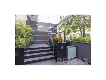 Vendo Lindo, Moderno Y Acogedor Departamento En Chacarilla. ¡Con Acabados De Primera!El Departamento Está Ubicado En La Cuadra 11 De La Av. Velasco As