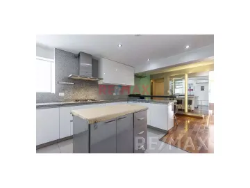 Vendo Lindo, Moderno Y Acogedor Departamento En Chacarilla. ¡Con Acabados De Primera!El Departamento Está Ubicado En La Cuadra 11 De La Av. Velasco As