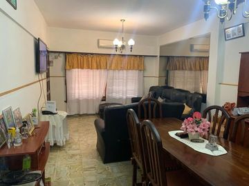 ¡¡CASA DE 5 AMBIENTES EN DOS PLANTAS A LA VENTA!!