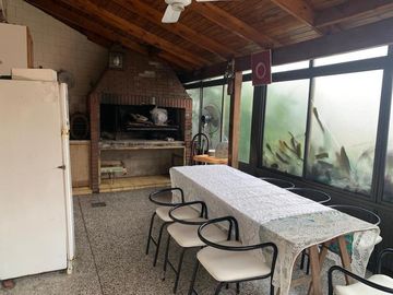 ¡¡CASA DE 5 AMBIENTES EN DOS PLANTAS A LA VENTA!!