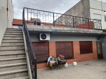 ¡¡CASA DE 5 AMBIENTES EN DOS PLANTAS A LA VENTA!!
