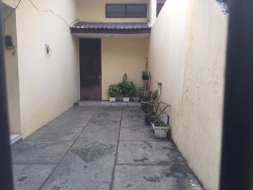 Dijual rumah cantik asri di raya darmo indah asri Surabaya
