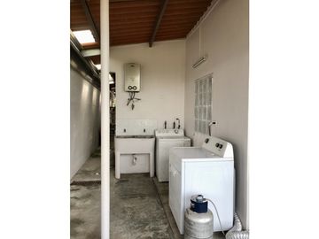 SE VENDE CASA EN BRISAS DEL GOLF OCCIDENTE EN $205,000 AM