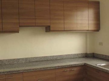 Townhouse For Sale in Congressional Quezon City PH521 B