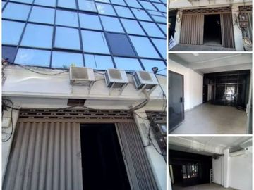 Ruko di jalan veteran , krembangan surabaya