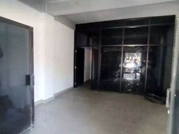 Ruko di jalan veteran , krembangan surabaya
