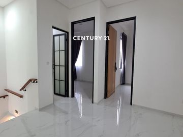 Rumah Fully Furnished SIap Huni Di Sektor 4 MK 18779