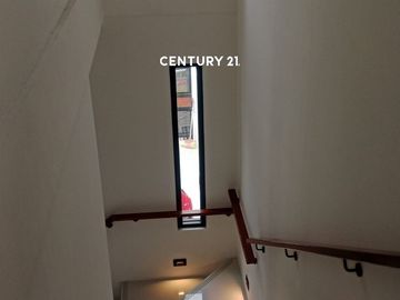 Rumah Fully Furnished SIap Huni Di Sektor 4 MK 18779