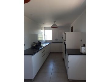 Hermoso Chalet de Corte Moderno en Barrio Jardín de Peralta Ramos!