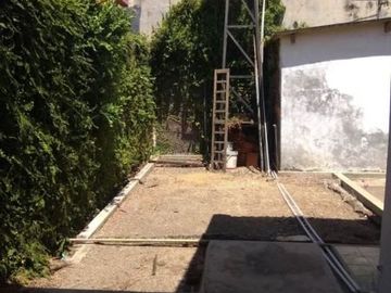 Rumah Rungkut Asri Listrik 2200 watt Row jalan 2,5 mobil