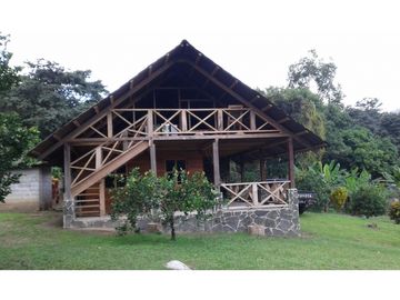 Se Vende Finca en Altos De Pacora $ 600 k AB