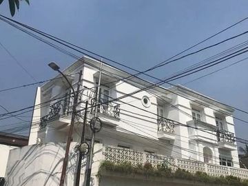 Disewakan Rumah LUX Ampera bangunan baru & swimming pool.
