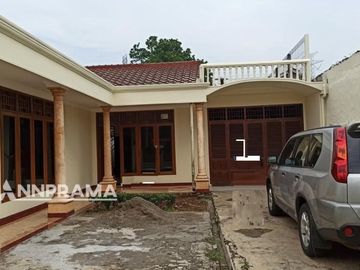 Rn Rumah Luas Danmewah Pinggir Jalan Raya Caringin