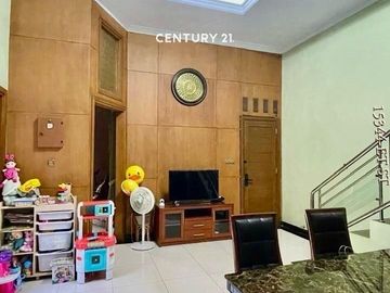 Dijual Rumah Siap Huni Ada Taman  Lokasi Strategis Di Ciledug
