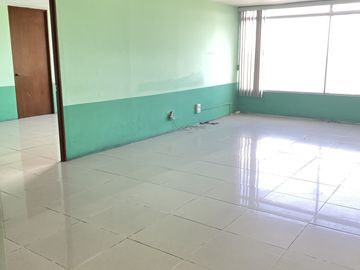 RENTA LOCALES FRENTE CENTRAL CAMIONERA METEPEC EDO DE MEXICO