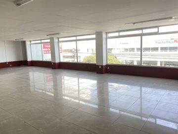 RENTA LOCALES FRENTE CENTRAL CAMIONERA METEPEC EDO DE MEXICO