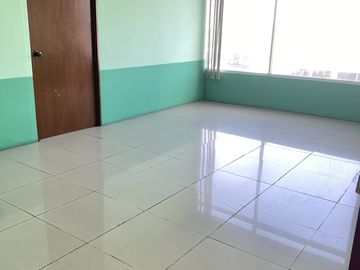 RENTA LOCALES FRENTE CENTRAL CAMIONERA METEPEC EDO DE MEXICO