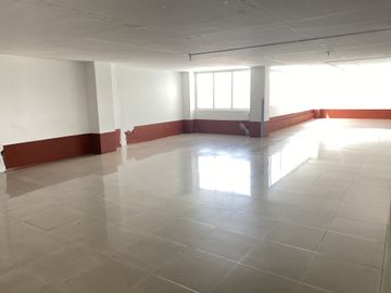 RENTA LOCALES FRENTE CENTRAL CAMIONERA METEPEC EDO DE MEXICO