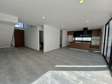 VENTA DE CASA EN ACANTHA, ZIBATA.