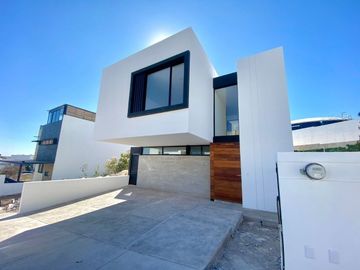 VENTA DE CASA EN ACANTHA, ZIBATA.