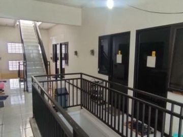 Rumah Kost (aktif) di Dukuh Kupang, Surabaya Barat.