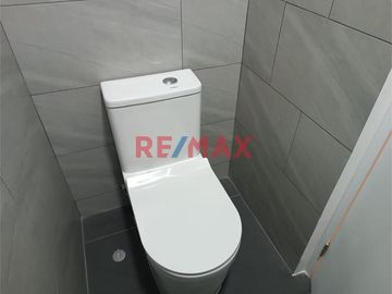PRECIOSO DEPARTAMENTO ESTRENO 1ER PISO FRENTE A PARQUE ENTREGA INMEDIATA SURCO!
NO PAGA ALCABALA!
Oportunidad: ¡Vive frente a la naturaleza sin sali