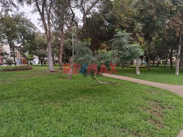 PRECIOSO DEPARTAMENTO ESTRENO 1ER PISO FRENTE A PARQUE ENTREGA INMEDIATA SURCO!
NO PAGA ALCABALA!
Oportunidad: ¡Vive frente a la naturaleza sin sali