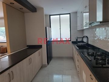 PRECIOSO DEPARTAMENTO ESTRENO 1ER PISO FRENTE A PARQUE ENTREGA INMEDIATA SURCO!
NO PAGA ALCABALA!
Oportunidad: ¡Vive frente a la naturaleza sin sali