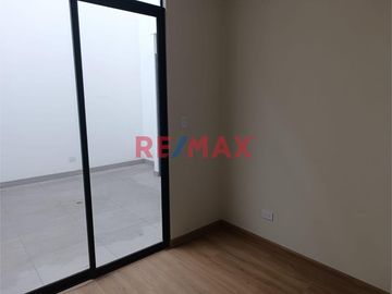 PRECIOSO DEPARTAMENTO ESTRENO 1ER PISO FRENTE A PARQUE ENTREGA INMEDIATA SURCO!
NO PAGA ALCABALA!
Oportunidad: ¡Vive frente a la naturaleza sin sali