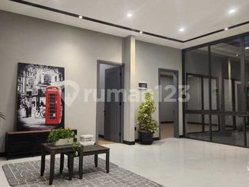 Rumah Cantik 3 Lantai di The Green Banyan Ville BSD City