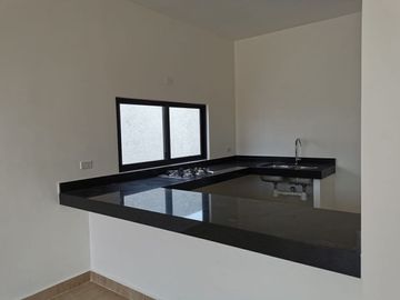 Casa en Venta en Mérida, Privada Fiora Residencial, Cholul (Mod. Lily)
