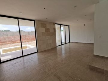 Casa en Venta en Mérida, Privada Fiora Residencial, Cholul (Mod. Lily)