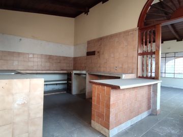Casa en Venta  Como Terreno en Armeria, Colima