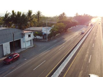 Casa en Venta  Como Terreno en Armeria, Colima