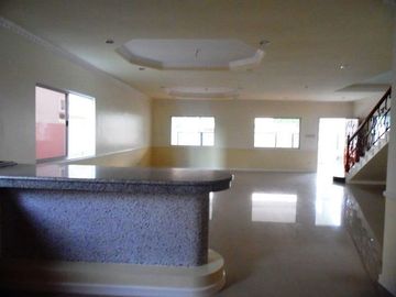 3 Bedrooms 2 Storey House and Lot for Sale in Hensonville AC