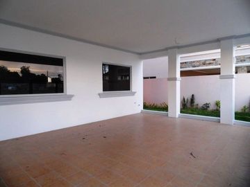 3 Bedrooms 2 Storey House and Lot for Sale in Hensonville AC